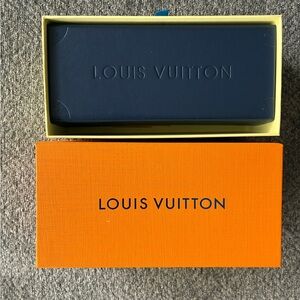 Louis Vuitton Cream and Gray Dust Bags with Yellow Card